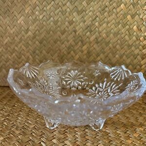 MIKASA CRYSTAL WINTER HOLIDAY CHRISTMAS SNOWFLAKE GLASS DISH